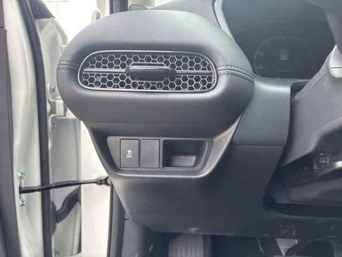 Used 2026 Honda HR-V LX image 10