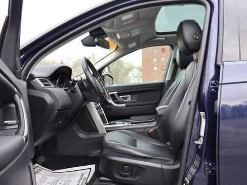 Used 2019 Land Rover Discovery Sport HSE image 11