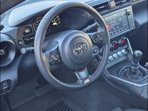 Used 2024 Toyota GR86 image 14