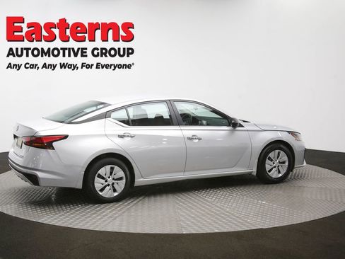 Used 2024 Nissan Altima 2.5 S image 42