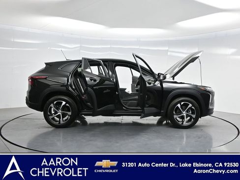 New 2026 Chevrolet Trax RS image 3