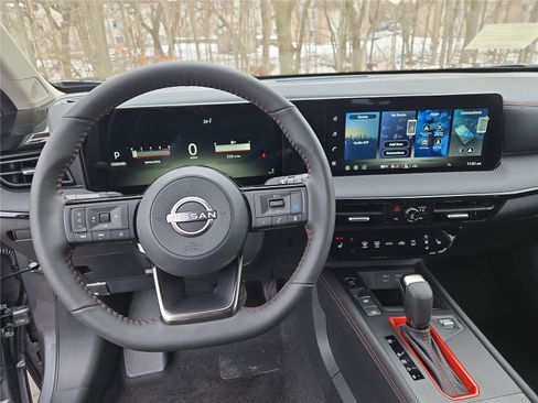 New 2026 Nissan Kicks SR w/ SR Premium Package AWD/4WD image 11