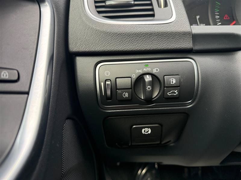 Used 2018 Volvo S60 T5 Dynamic w/ Protection Package AWD/4WD image 32