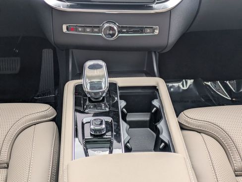 New 2026 Volvo XC90 B6 Ultra image 21