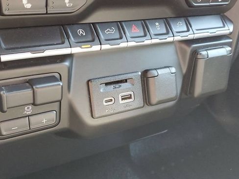 Certified 2019 Chevrolet Silverado 1500 LT w/ All-Star Edition AWD/4WD image 30