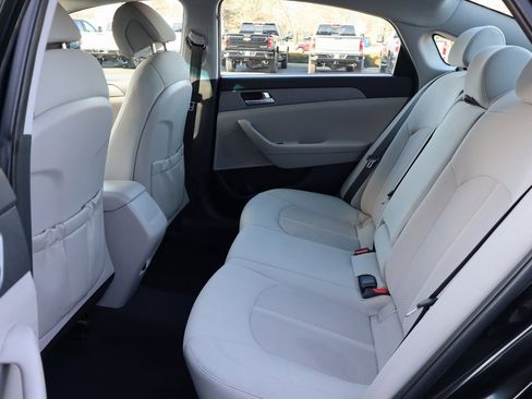 Used 2016 Hyundai Sonata SE image 18