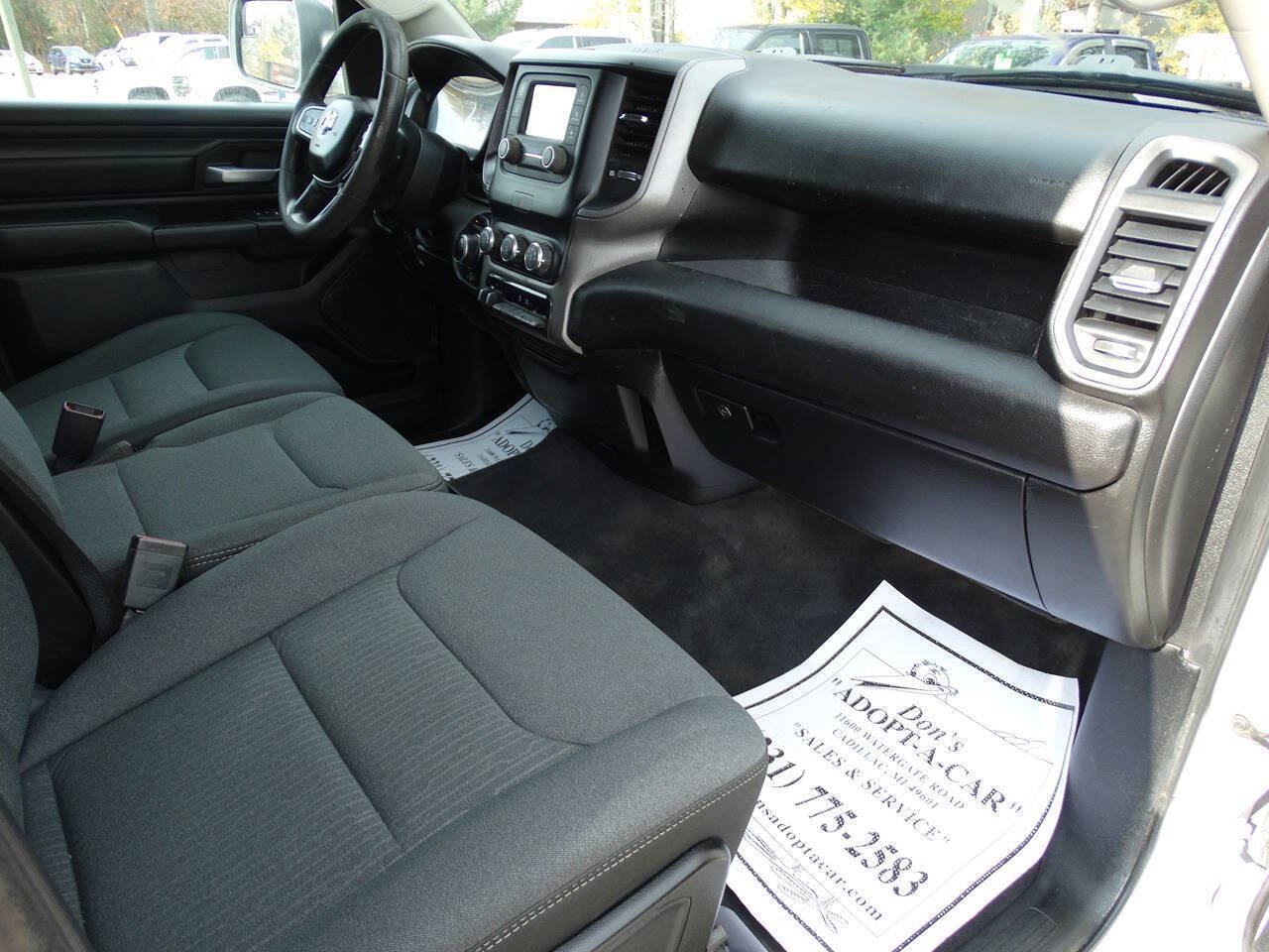 Used 2019 RAM 1500 4x4 Crew Cab Tradesman w/ SXT Appearance Group image 32