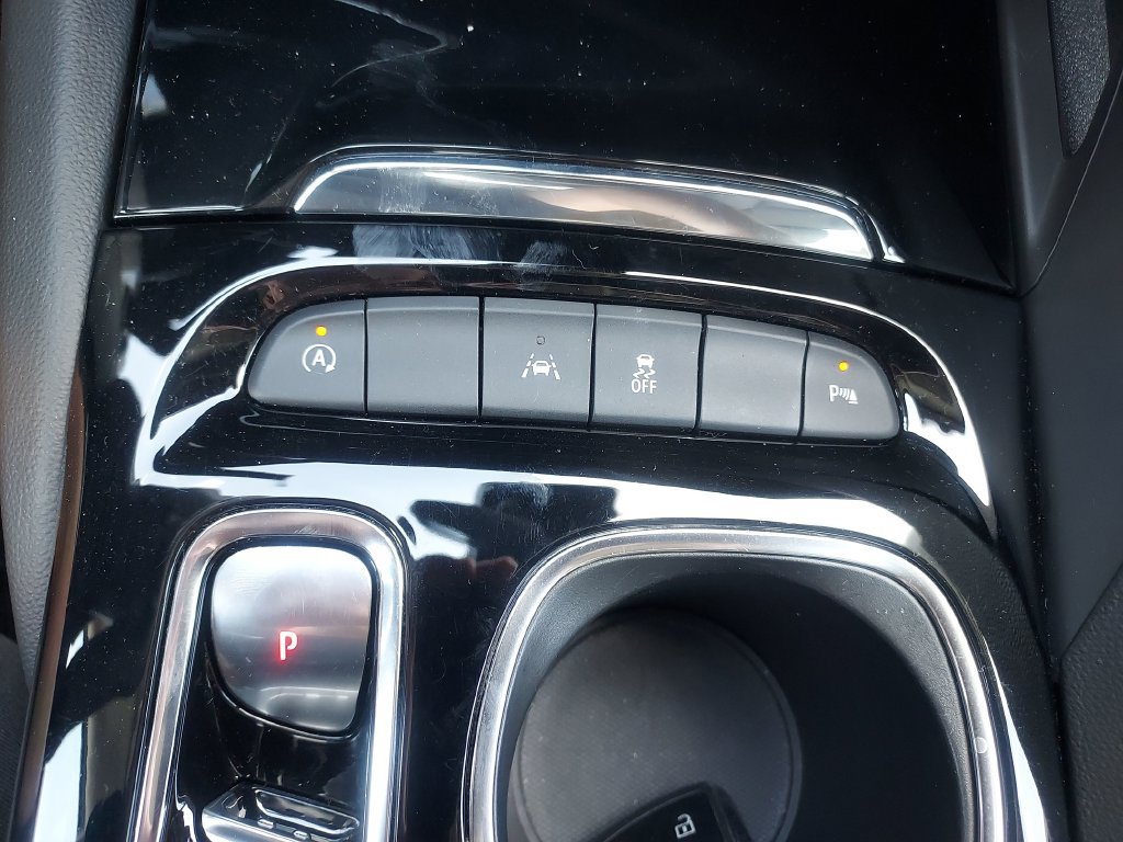 Used 2023 Buick Envision Essence FWD image 18