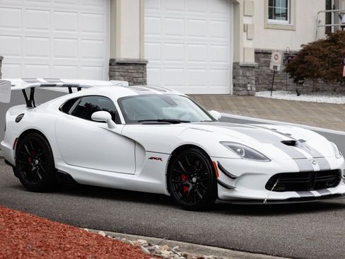 Used 2017 Dodge Viper ACR w/ Extreme Aero Package RWD image 2