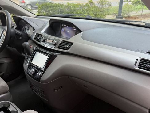 Used 2016 Honda Odyssey SE image 9