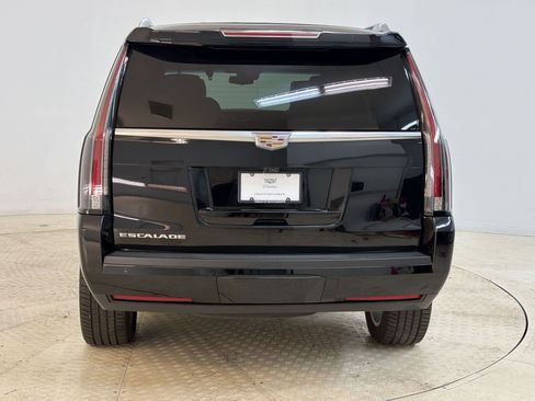 Used 2017 Cadillac Escalade Platinum image 10