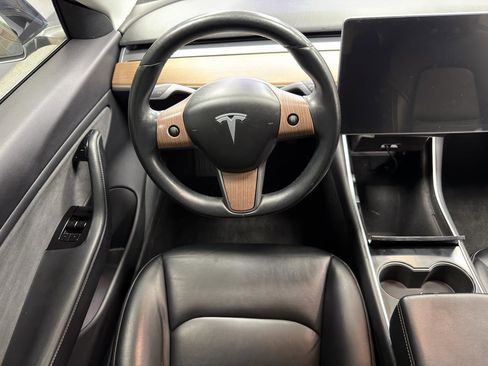 Used 2018 Tesla Model 3 Mid Range image 25