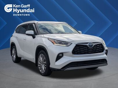 Used 2023 Toyota Highlander Platinum