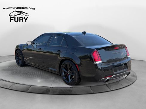 Used 2023 Chrysler 300 C RWD image 5
