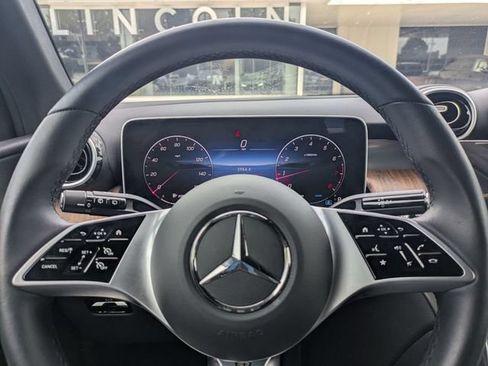 Used 2025 Mercedes-Benz GLC 300 4MATIC image 15