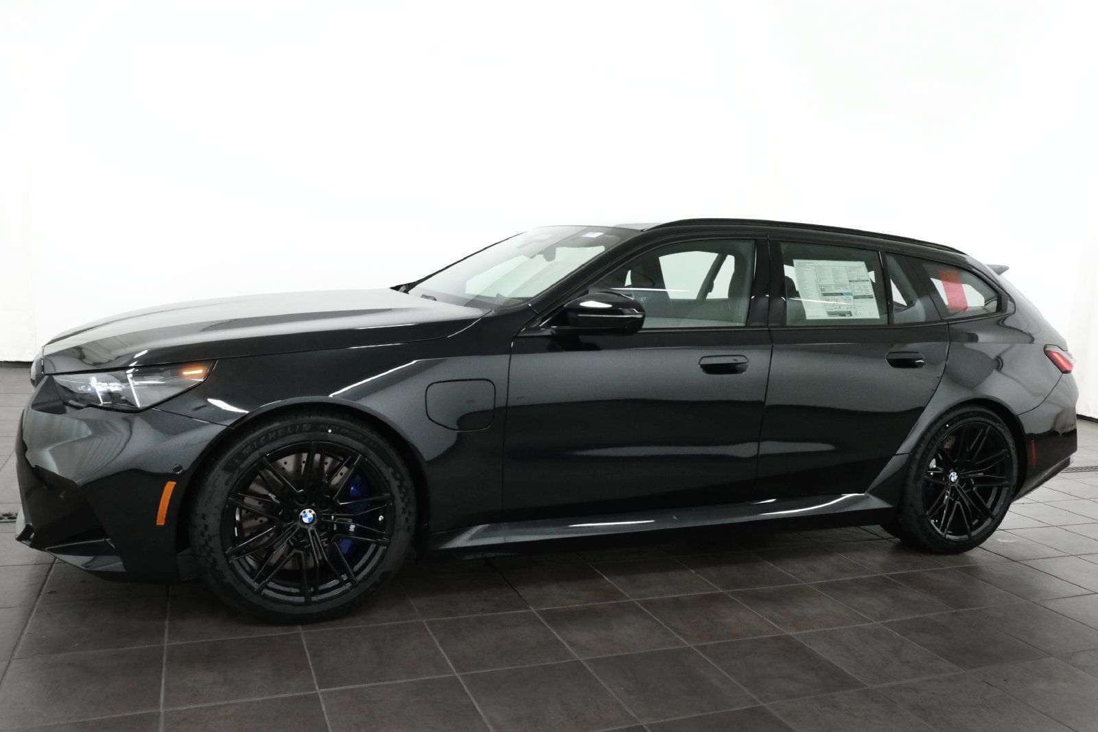 New 2027 BMW M5 Touring AWD/4WD image 3