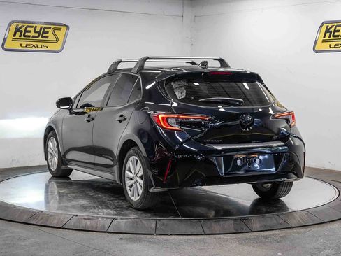 Used 2025 Toyota Corolla SE w/ SE Package FWD image 2