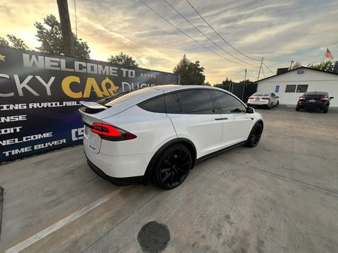 Used 2018 Tesla Model X 75D AWD/4WD image 7