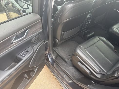 Certified 2023 Jeep Grand Cherokee L Limited image 15