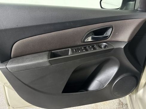 Used 2016 Chevrolet Cruze LT w/ RS Package image 19