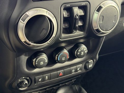 Used 2017 Jeep Wrangler Unlimited Sahara w/ Max Tow Package image 14