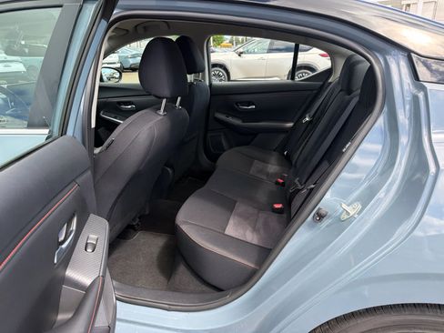 Used 2025 Nissan Sentra SR FWD image 9