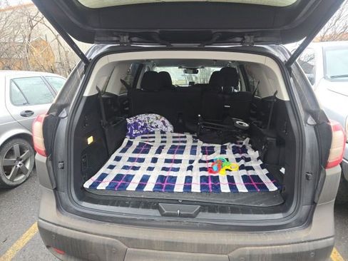 Used 2024 Subaru Ascent Premium w/ Convenience Package image 14