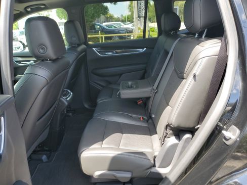 Used 2021 Cadillac XT6 Premium Luxury image 11