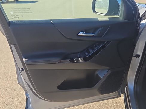 Used 2025 Chevrolet Equinox LT image 15