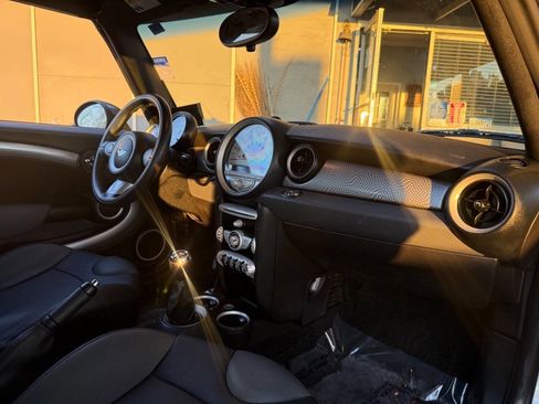 Used 2010 MINI Cooper S image 11