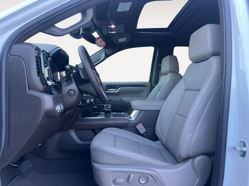 New 2026 GMC Sierra 1500 SLT w/ SLT Convenience Package image 9