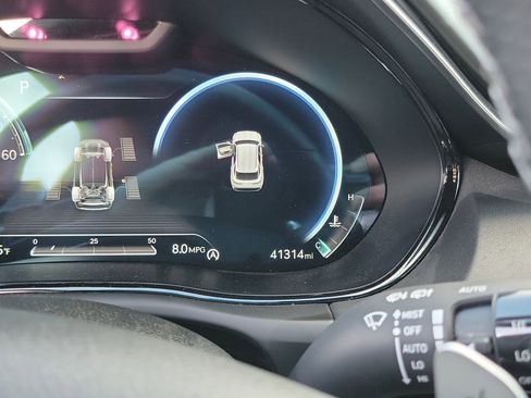 Certified 2023 Genesis GV70 2.5T w/ Sport Prestige Package image 10