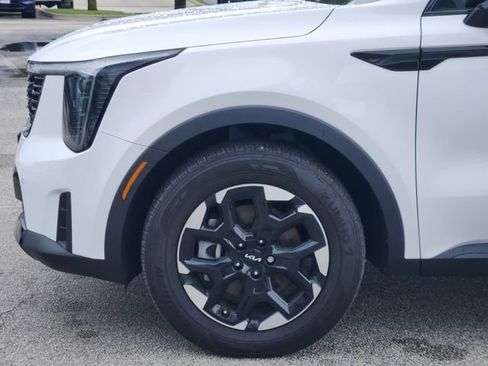 Used 2025 Kia Sorento S FWD image 5
