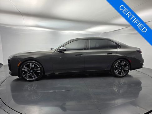 Certified 2023 BMW 760i xDrive AWD/4WD image 7