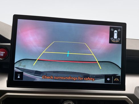 Used 2024 Toyota Tacoma TRD Off-Road image 15