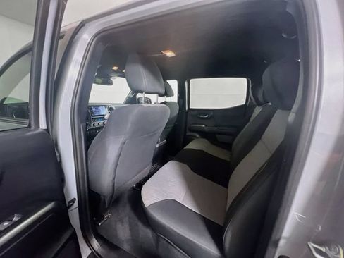 Used 2020 Toyota Tacoma TRD Sport w/ Technology Package AWD/4WD image 20