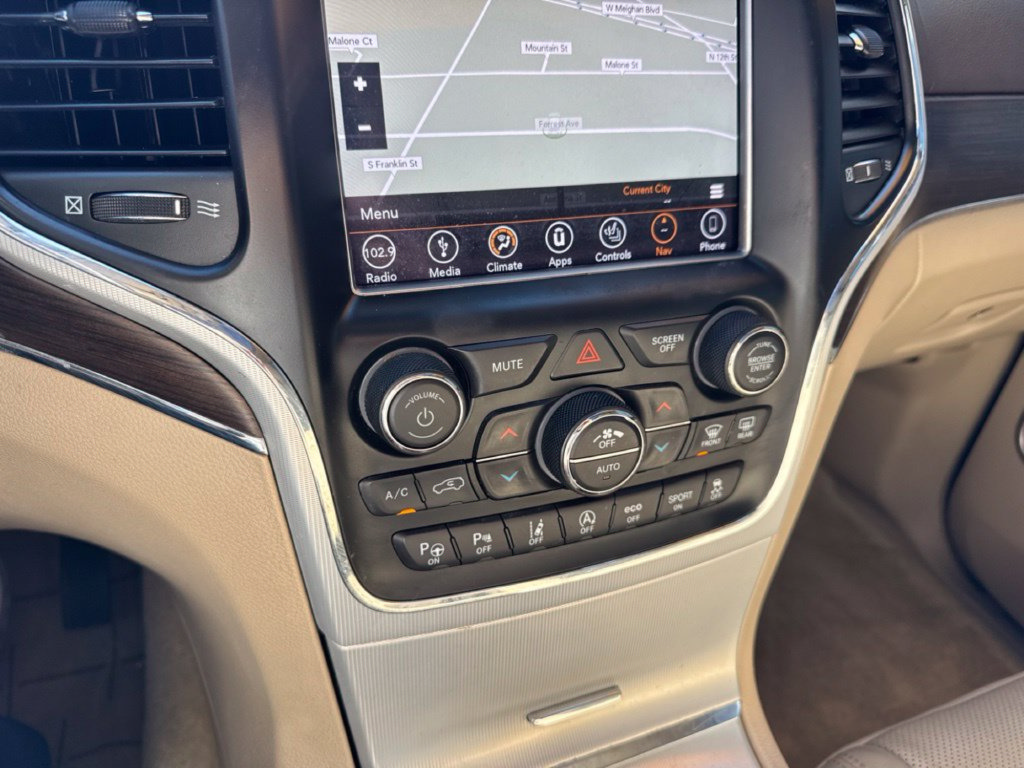 Used 2018 Jeep Grand Cherokee Overland AWD/4WD image 13