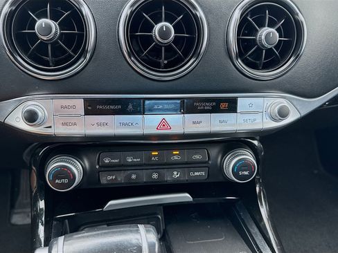 Used 2019 Kia Stinger Premium AWD/4WD image 12