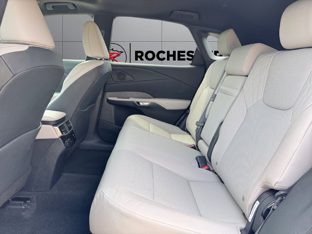 Used 2023 Lexus RX 350 Premium w/ Accessory Package AWD/4WD image 16