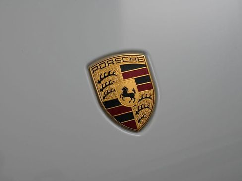 Certified 2025 Porsche Macan GTS AWD/4WD image 28