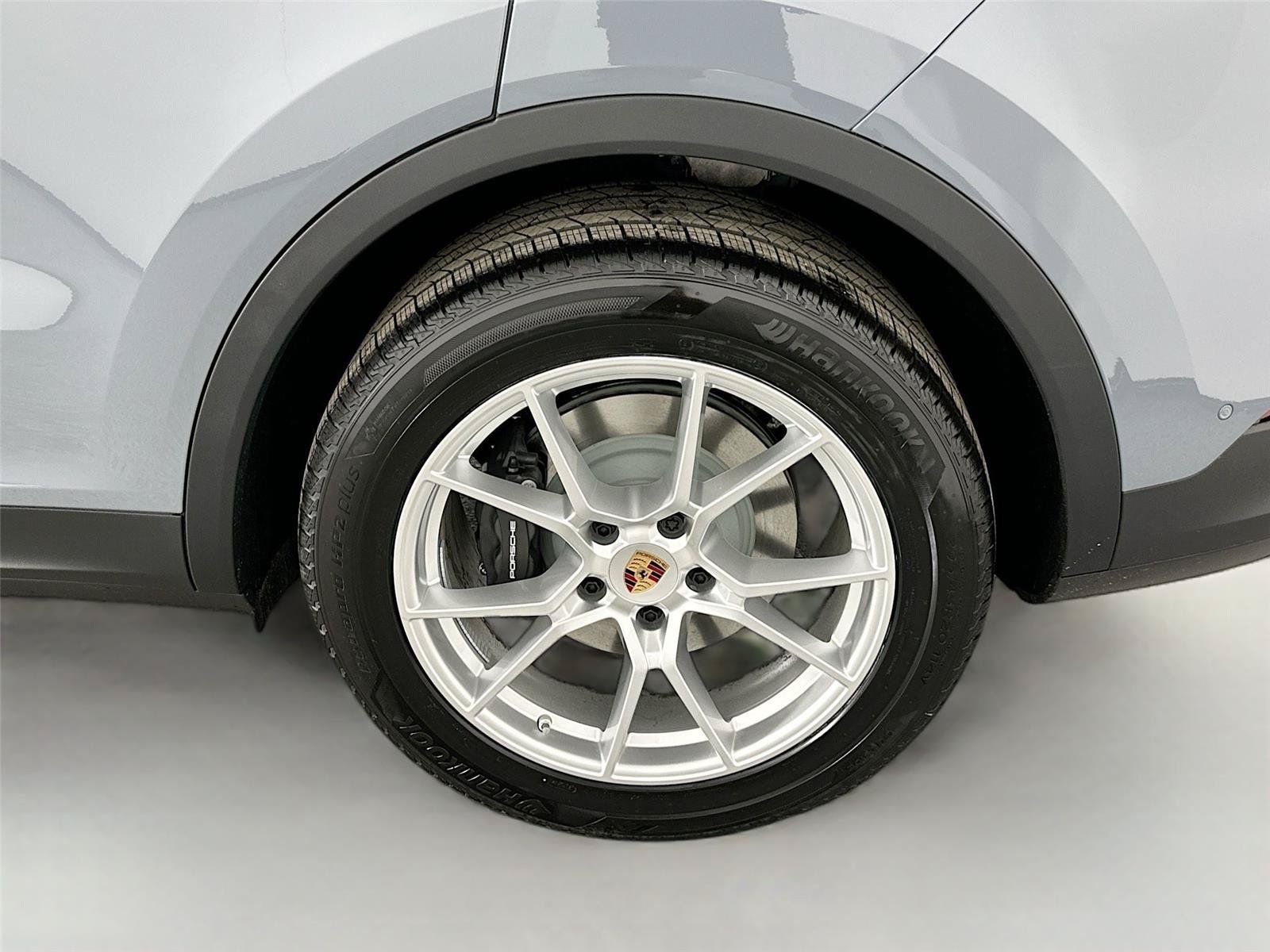 Certified 2026 Porsche Cayenne AWD/4WD image 12