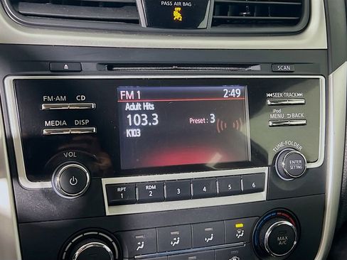 Used 2017 Nissan Altima 2.5 S w/ Interior Lighting Package image 14