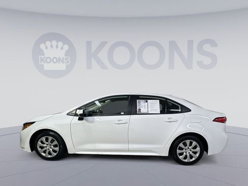 Used 2023 Toyota Corolla LE FWD image 8