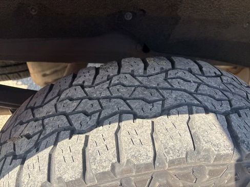 Used 2019 GMC Sierra 1500 AT4 w/ AT4 Premium Package image 10