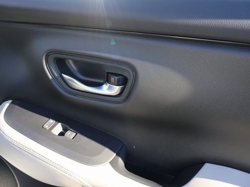 New 2026 Honda HR-V LX image 8