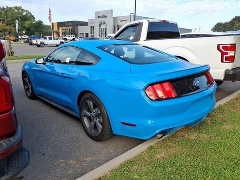 Used 2017 Ford Mustang Coupe RWD image 6