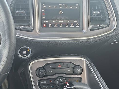 Used 2020 Dodge Challenger SXT w/ Blacktop Package image 17