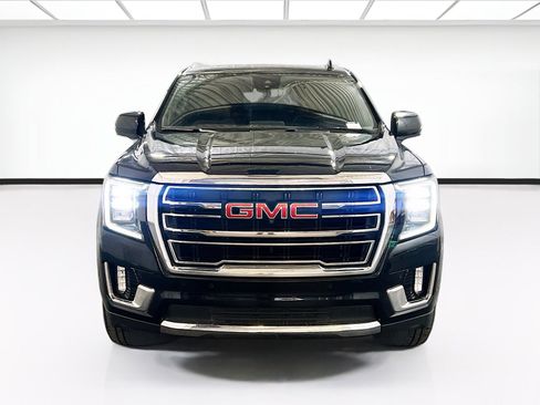 Used 2023 GMC Yukon XL SLT w/ SLT Premium Package AWD/4WD image 2