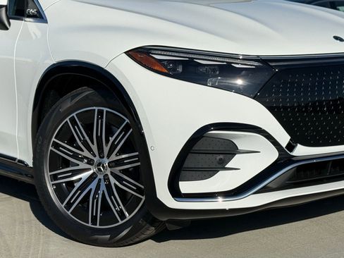 New 2026 Mercedes-Benz EQS 550 4MATIC SUV image 4