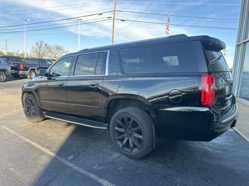 Used 2017 Chevrolet Suburban Premier image 12